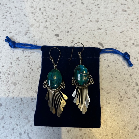 Vintage Earrings - Picture 2 of 3